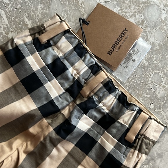 Burberry Unisex Royston Icon Stripes Stretch Shorts, Beige Size 6M, New w/Tag - Picture 5 of 12